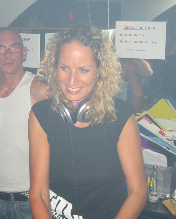 Orange Clubbing: MONIKA KRUSE